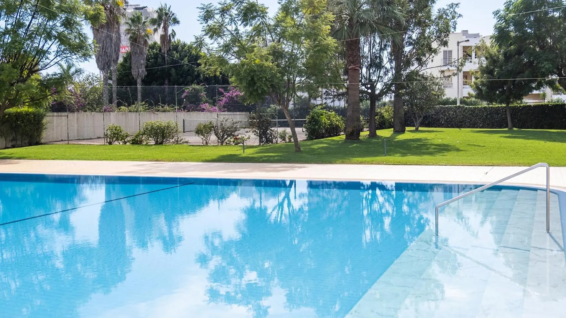 Apartment With Swimming Pool Alvor